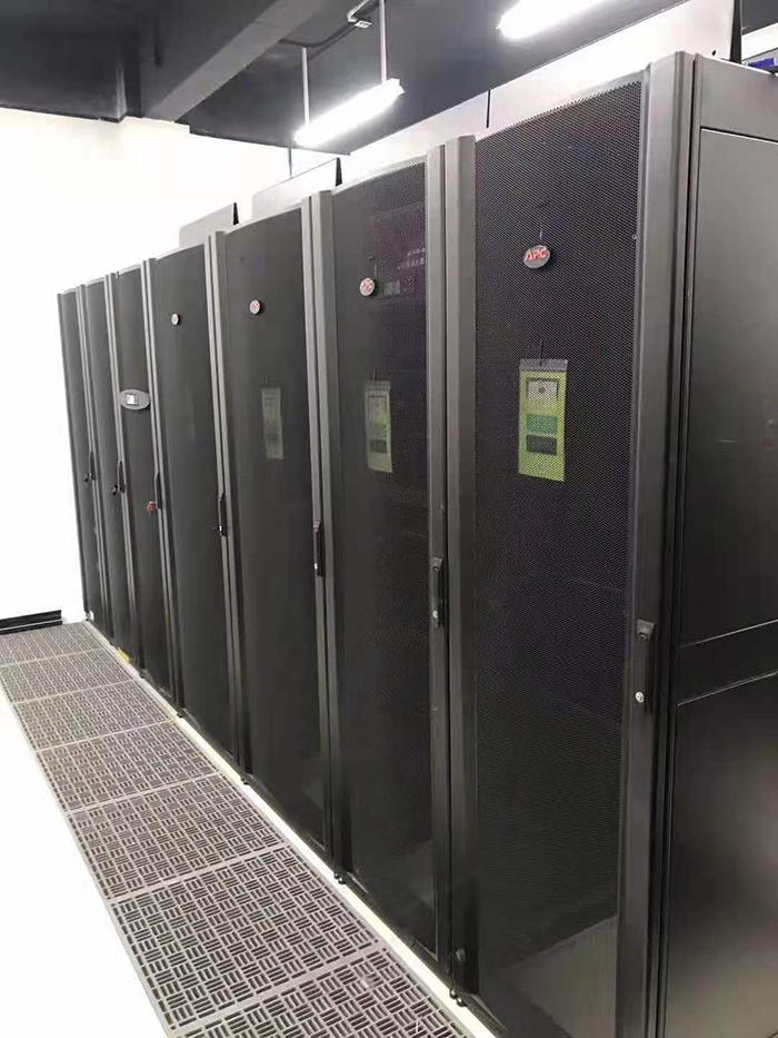 寧波某商業(yè)機(jī)房--施耐德一體化機(jī)房