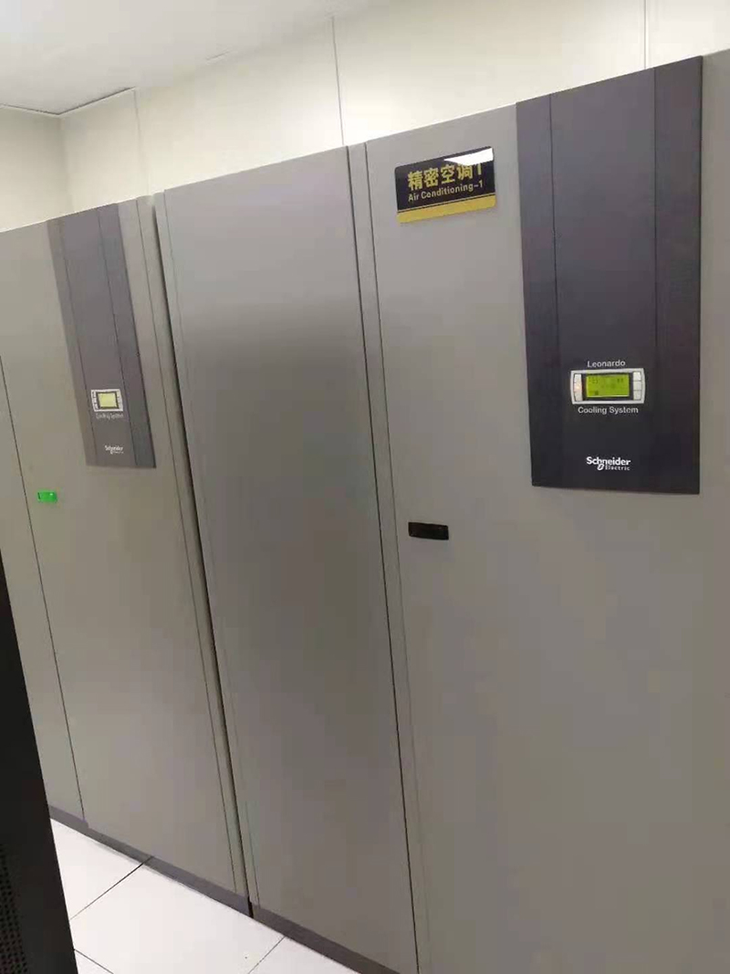 寧波某研究院-施耐德雷納多系列精密空調(diào)